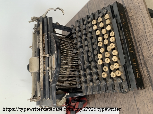 Before photo. Note the decrepit keyboard due to the disaster of actuator bars
