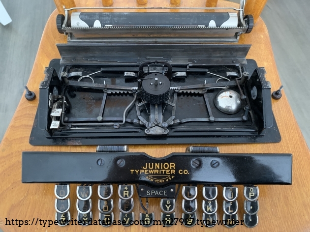 The machine fully disassembled.