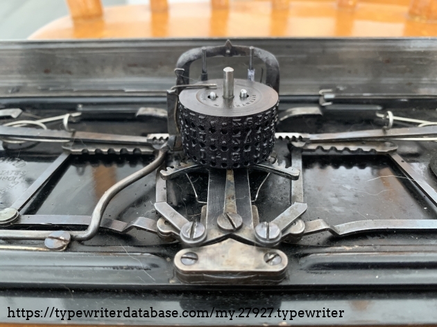 The radial rack with typewheel.