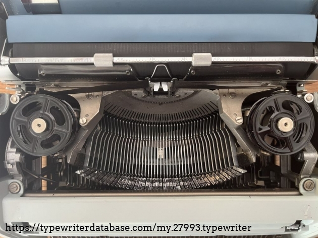 Detail: open lid