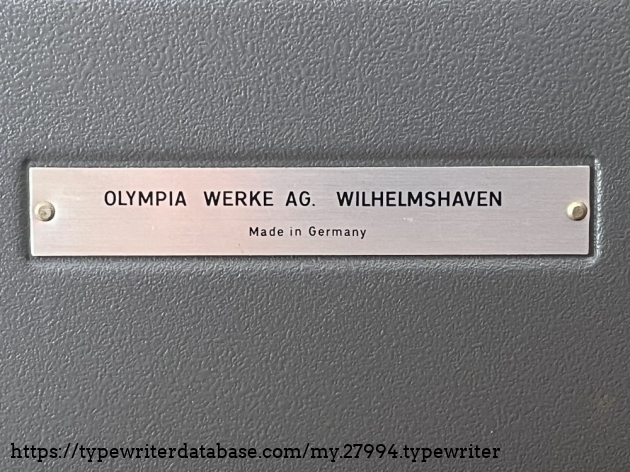 Detail: manufactors plate