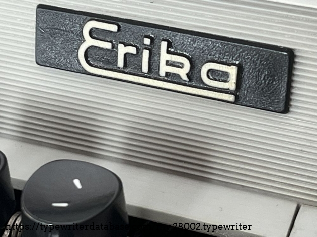 Detail: model plate, ever corresponding to keytop color