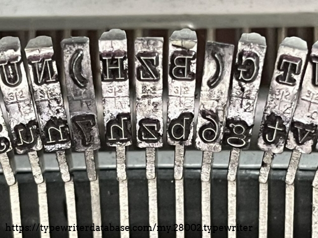 Detail: type slugs, Perl 2,25mm