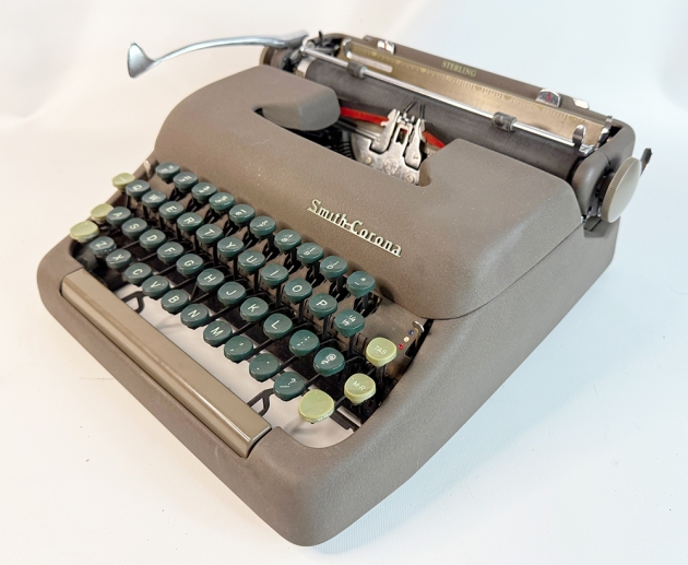 Smith Corona "Sterling" from the right side, 3/4 view...