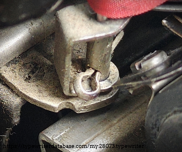 Right spool, showing use of a cotter pin on this early specimen.