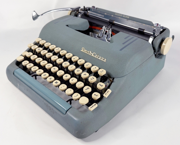 Smith Corona "Silent Super" from the right side...
