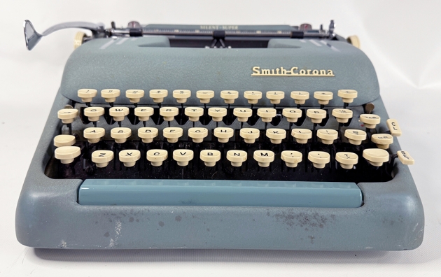 Smith Corona "Silent Super" from the front...