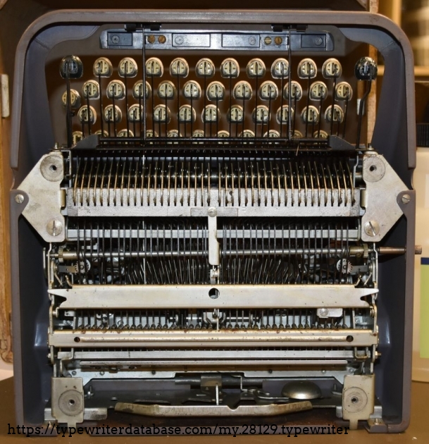 The bottom shows that it is not compatible with previous cases.  There is no spot for the front rubber feet.  Comparison with other Underwood portables show quite a few differences, even compared to a Leader made in the same year 1952.