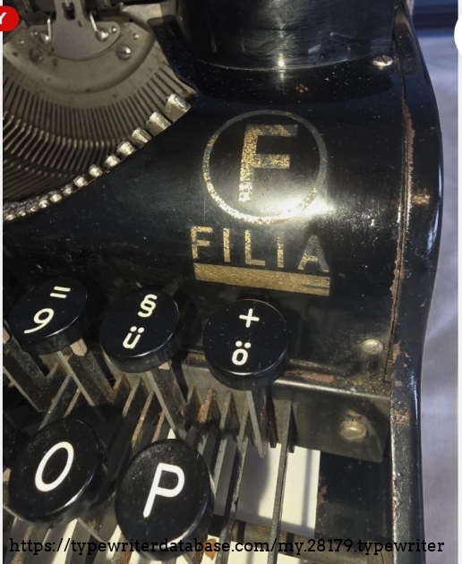 Filia "F" decal.
