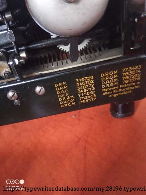 Only the lower part of the rear frame has the paint on which the patent numbers were applied. In my view, this is where Stephan Bing camouflaged the prototype created by his father, Ignaz. Meanwhile, the 'Ig' logo and the handwritten date of the prototype's completion (4.II.8...) are located in completely different places on the machine.