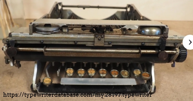 Front view, machine folded.