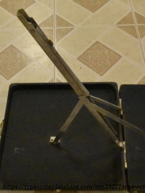 first folding part
