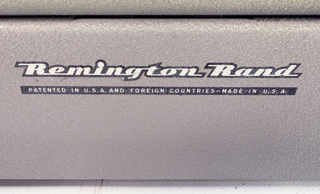 Remington "Quiet-Riter" from the maker logo on the back...