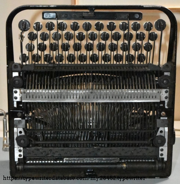 The underside looks very much like the Underwood Portables that follow this model for the next ~25 years.