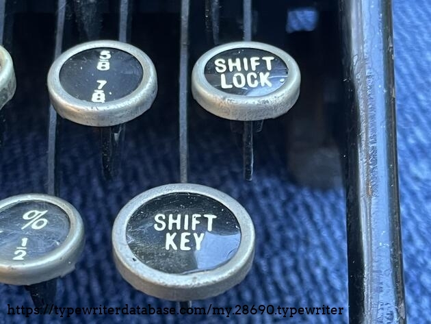 Right hand side SHIFT-LOCK!