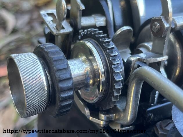 The left knob area still has some chrome bits that are nice and shiny. The return lever is mostly not any more though.