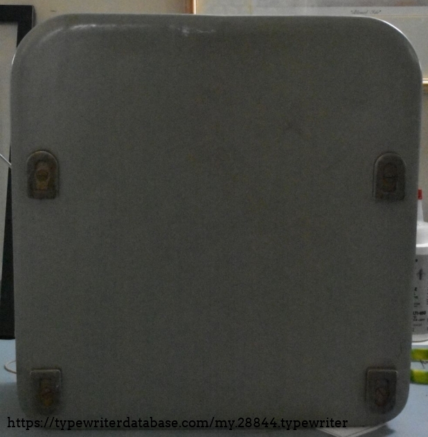 Bottom plate has some minor dings, but the feet are in fair condition.