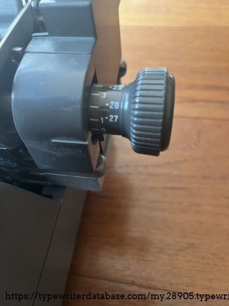 Detail: platen knop with auxiliary markings (details see manual)