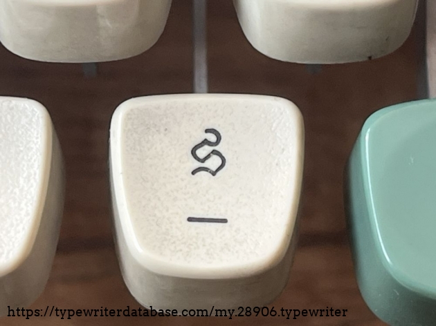Detail: keytop for round-"s"