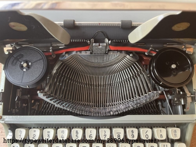Detail: open lid