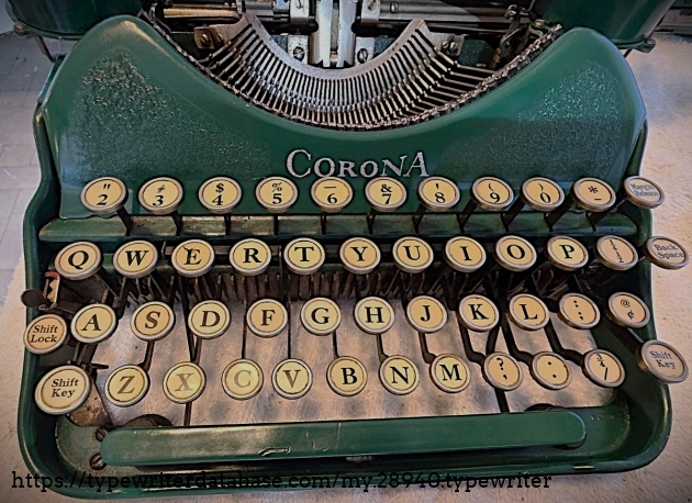Front close-up of keyboard.