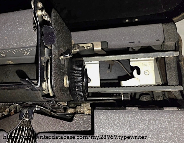 Carriage right end.