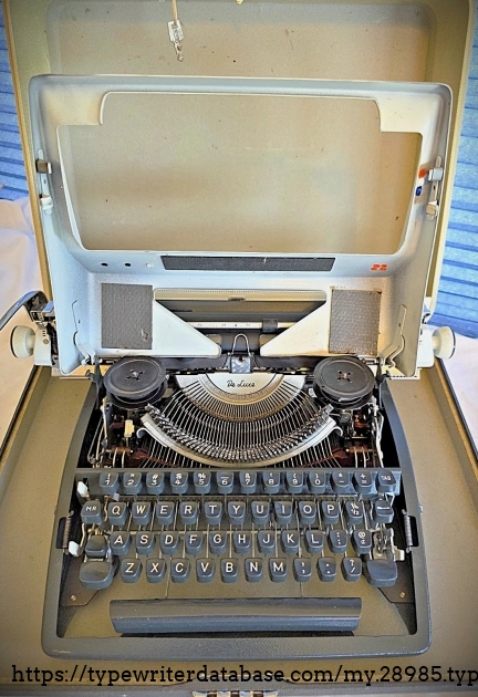 Front view with body lifted.