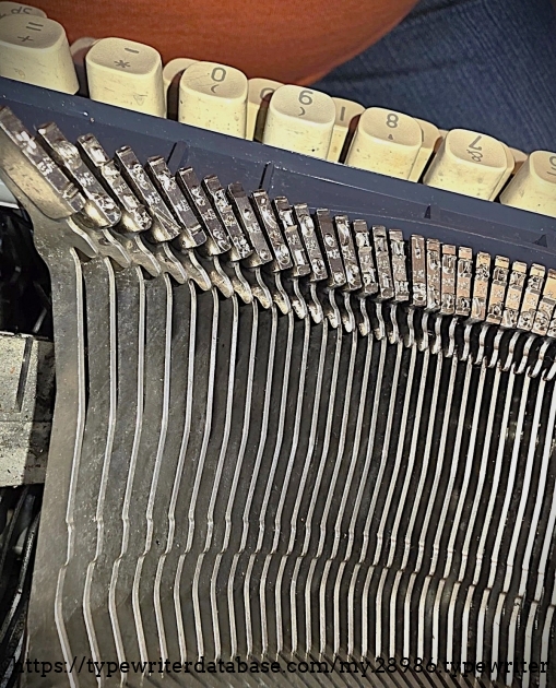 Type basket, right end.