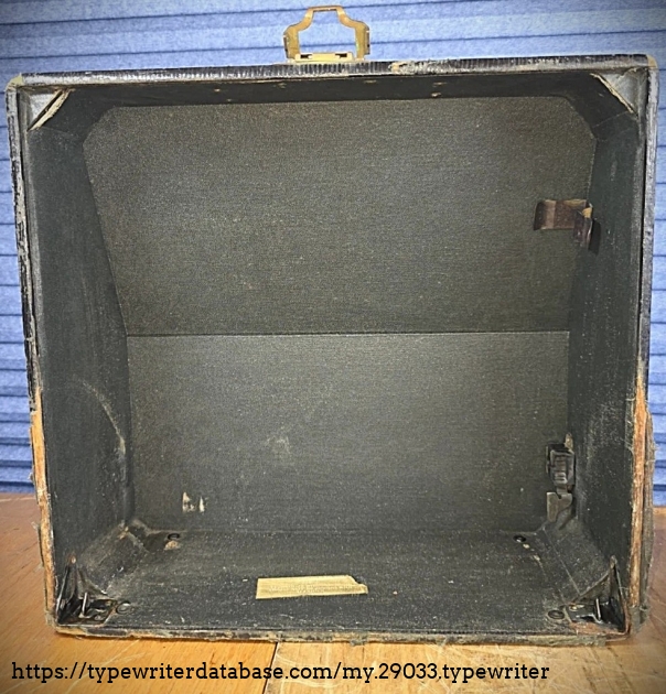 Case top, inside.