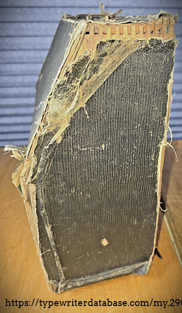 Case top, left side.