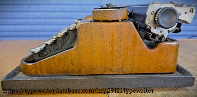 Right broadside view.