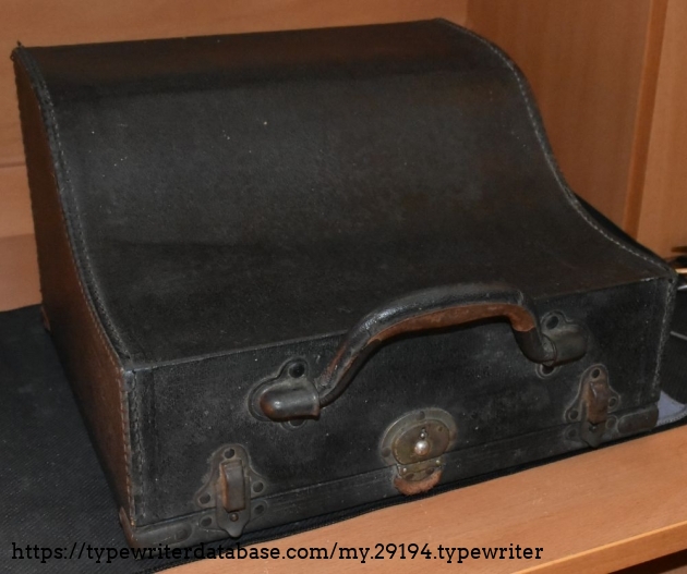 Rather nice case, with plenty of latches.