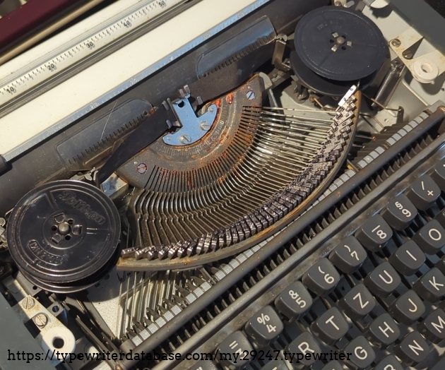 The extent of the grime on and inside the main typebar block...