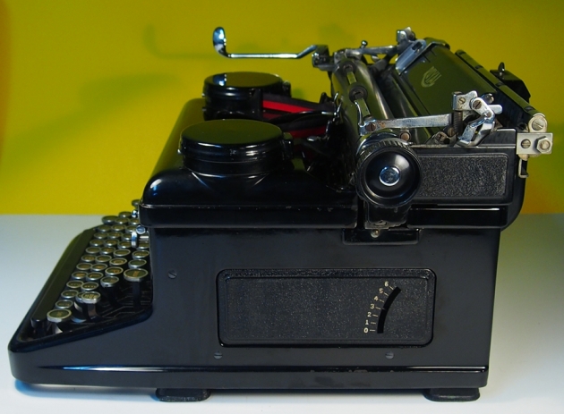 1936 Royal KHM on the Typewriter Database