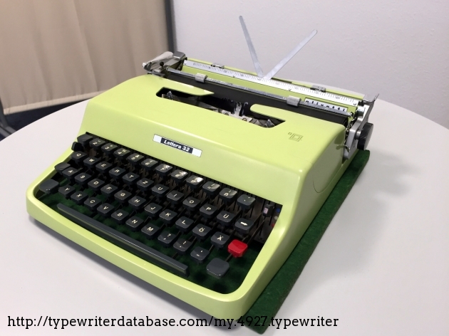 olivetti lettera 32 serial number location