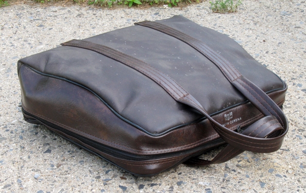 ... the famous Smith-Corona soft case ...