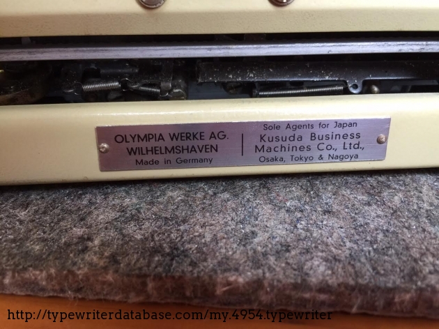 Felt pad courtesy of Richard Polt. Wonderful! 
This typer reads Made in Germany unlike others that read Western Zone or Western Germany - this was probably made before the Berlin Wall went up in August 1961. (Just a guess.)