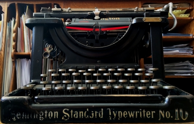 Lo and behold! The Remington Standard Typewriter No. 10!