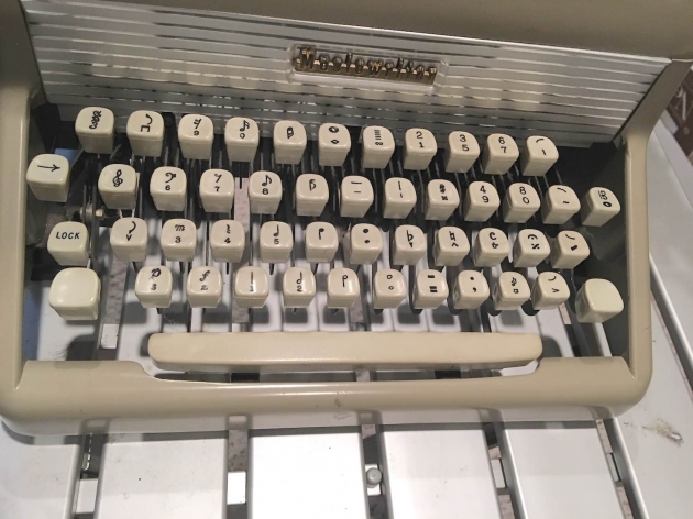A nice photo of the keyboard is appropriate for this typewriter.