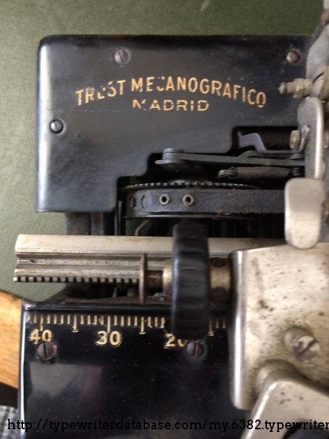 Apparently, the Madrid Typewriter Trust brought many Royal 10´s to Spain. This is one of them.