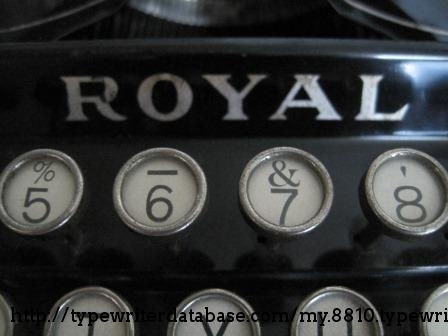 A closer look at the keys, and the Royal top decal