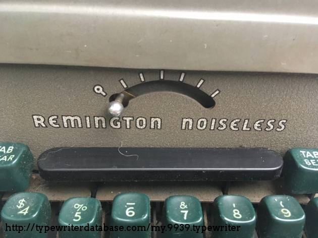 Remington "Noiseless 10" logo o front...