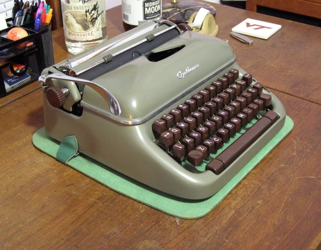 1958 Optima Elite 3 on the Typewriter Database