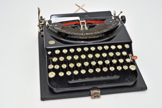 1931 Smith Premier Portable 3 on the Typewriter Database