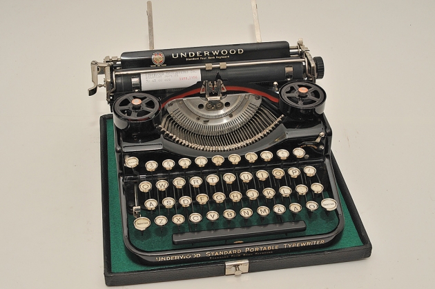 1926 Underwood Portable 4 Bank on the Typewriter Database