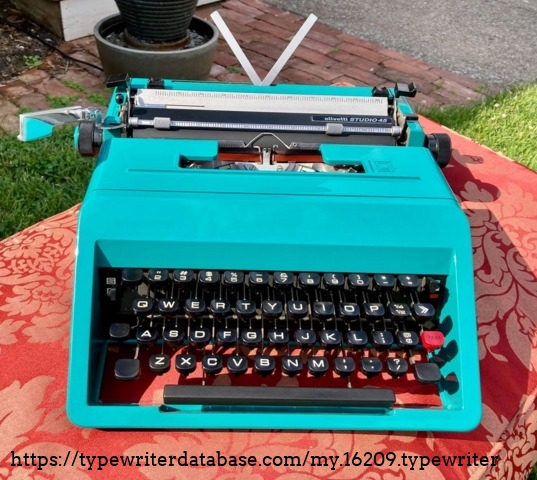 1969 Olivetti Studio 45 on the Typewriter Database