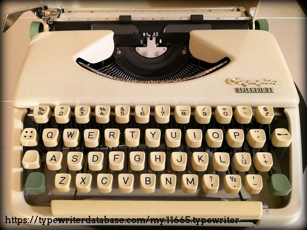 1967 Olympia Splendid 33 on the Typewriter Database