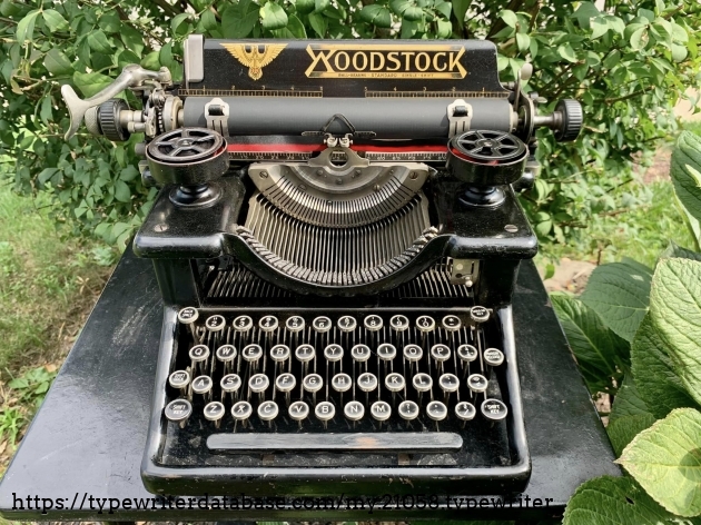 Vintage Woodstock Typewriter