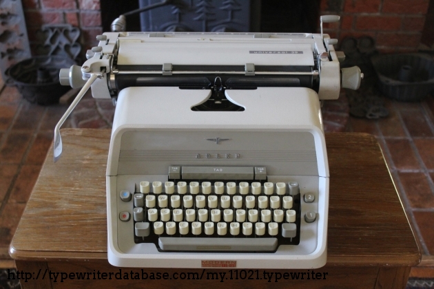 1965 Adler Universal 39 on the Typewriter Database