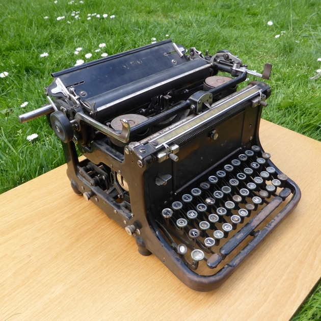 continental standard typwriter